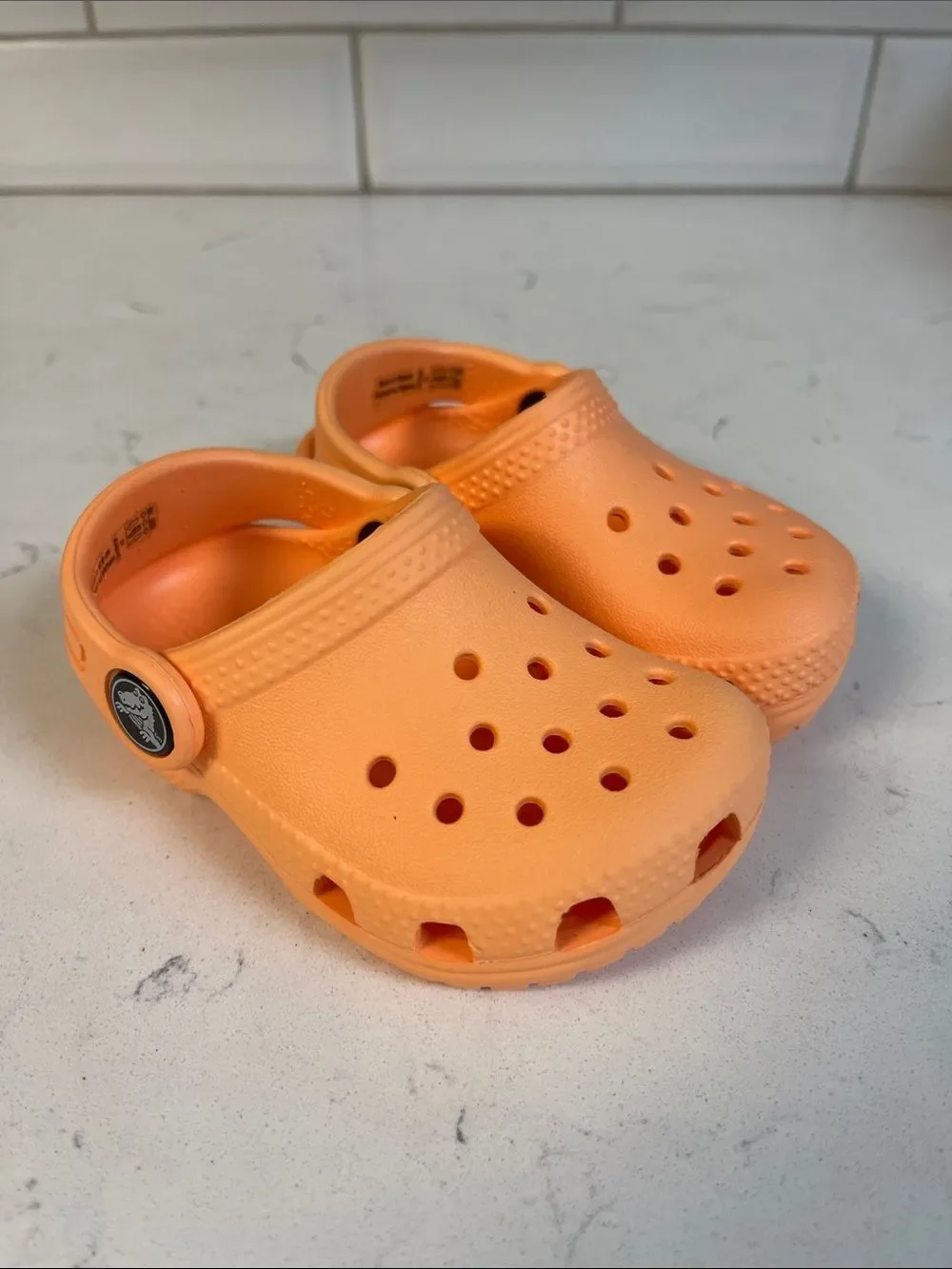 Crocs Toddler Classic Clog Size 5 Peach - Light Orange ? Style # 204536